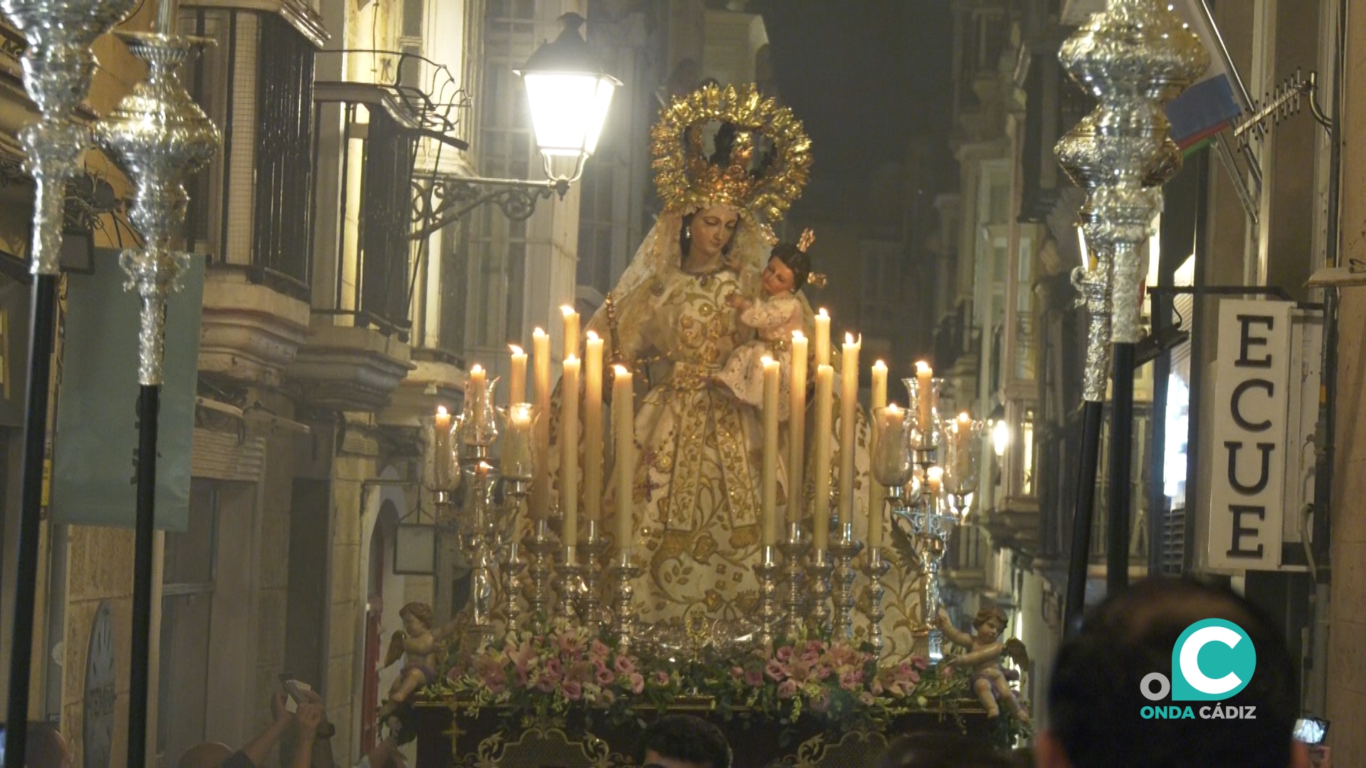 La Virgen De La Parroquia Del Rosario Procesiona Por Primera Vez Por